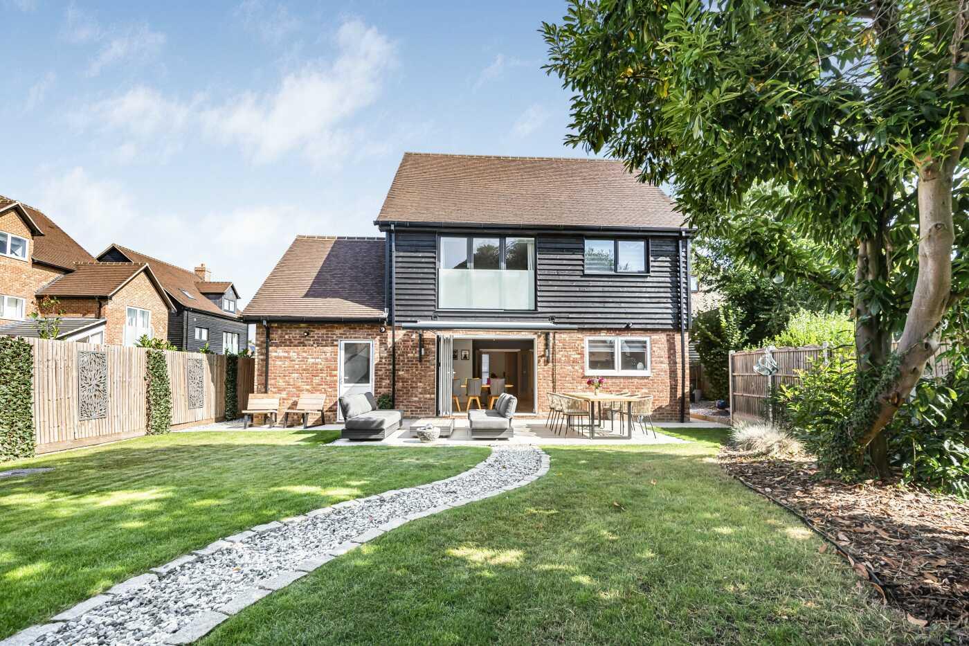 Flint Close, Rotherfield Greys, Henley-On-Thames